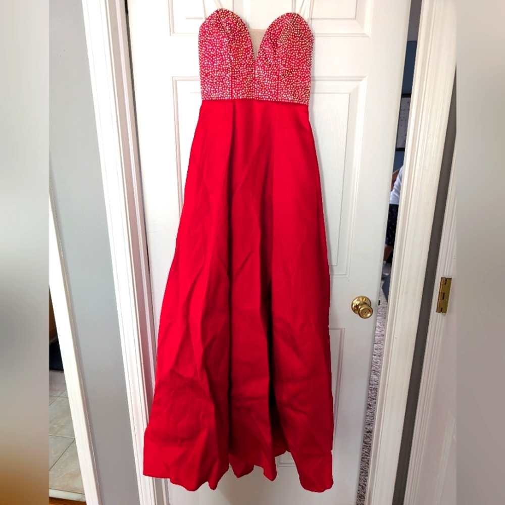 Say Yes To The Prom Dress!